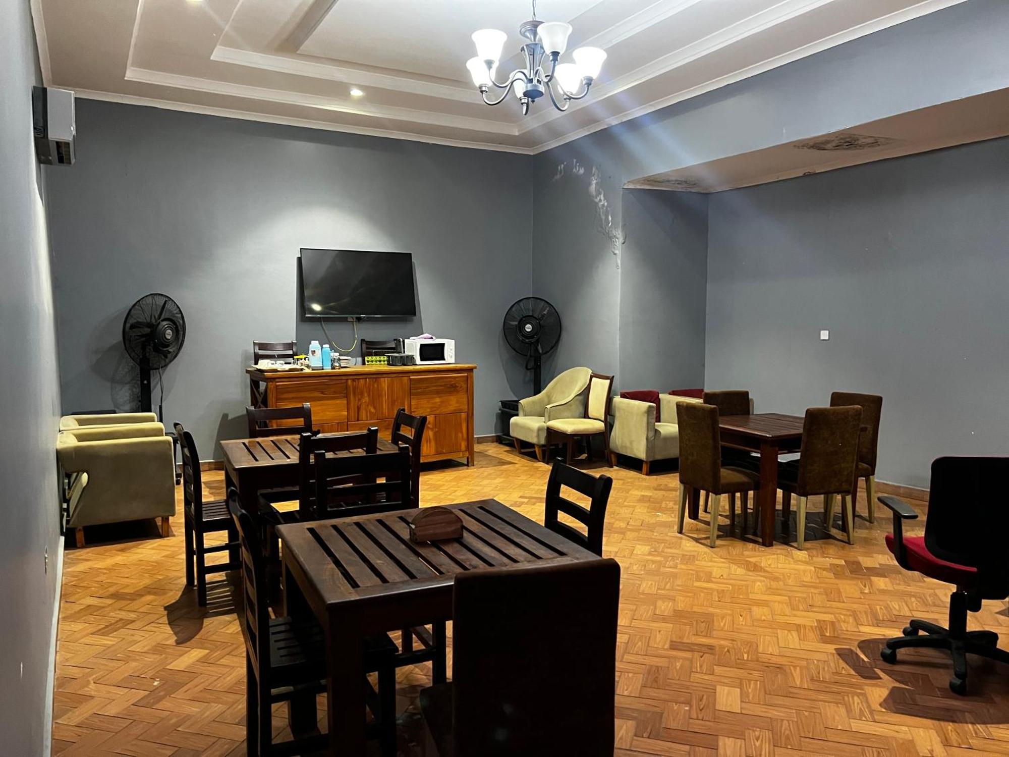 Albergue K27 Premier Backpackers Dar es Salaam Exterior foto