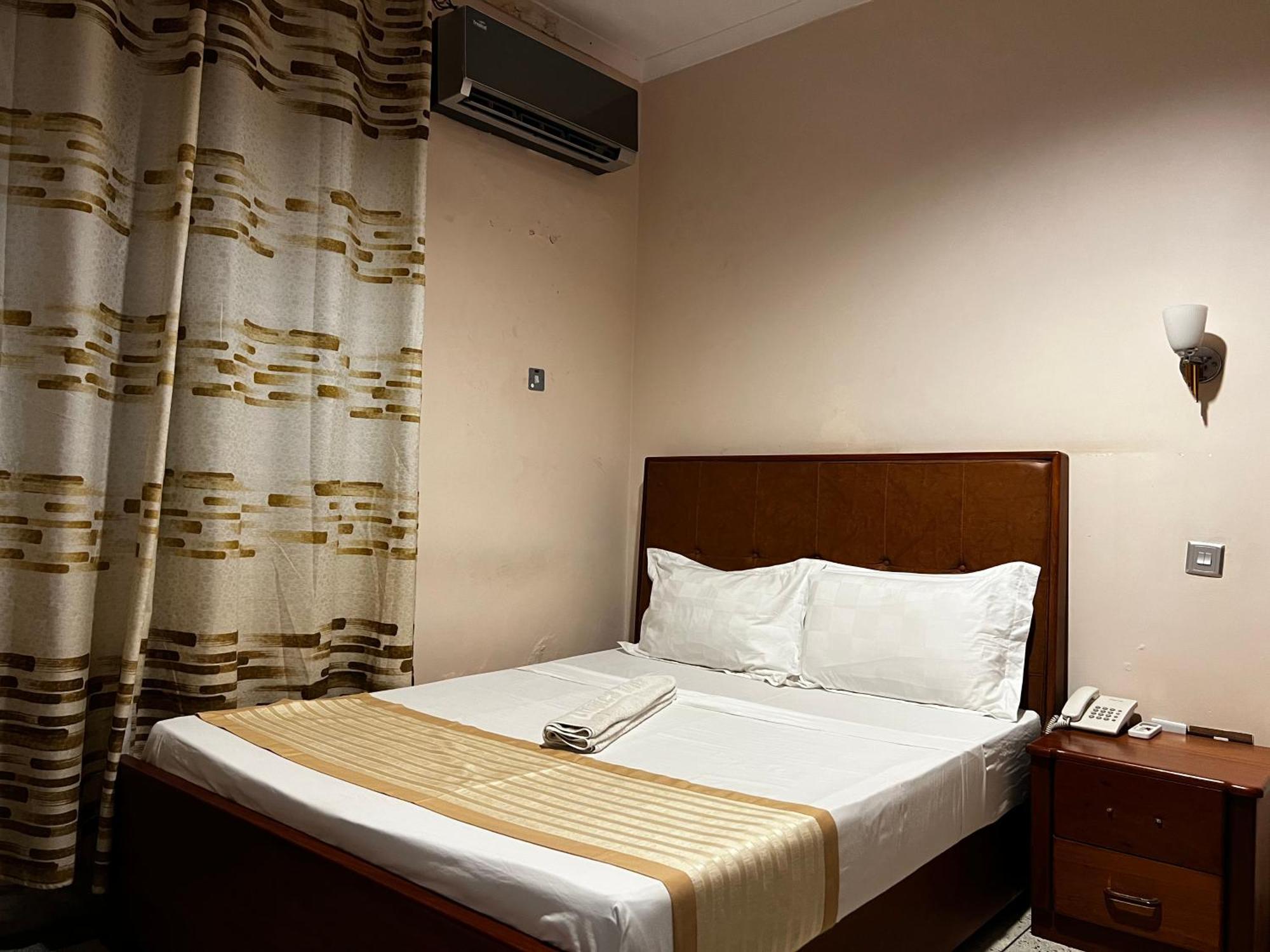 Albergue K27 Premier Backpackers Dar es Salaam Exterior foto