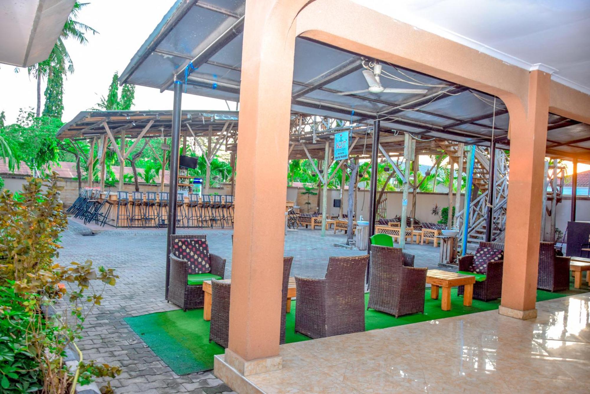 Albergue K27 Premier Backpackers Dar es Salaam Exterior foto