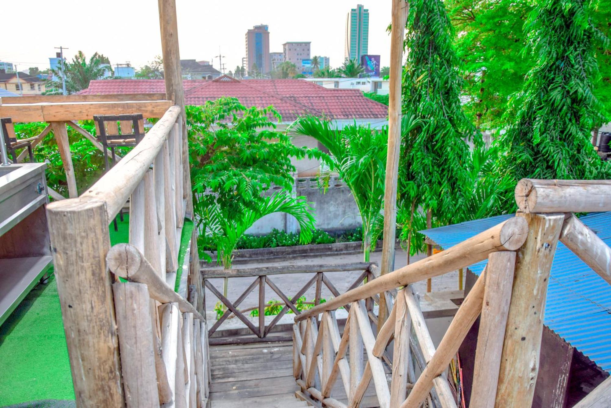 Albergue K27 Premier Backpackers Dar es Salaam Exterior foto