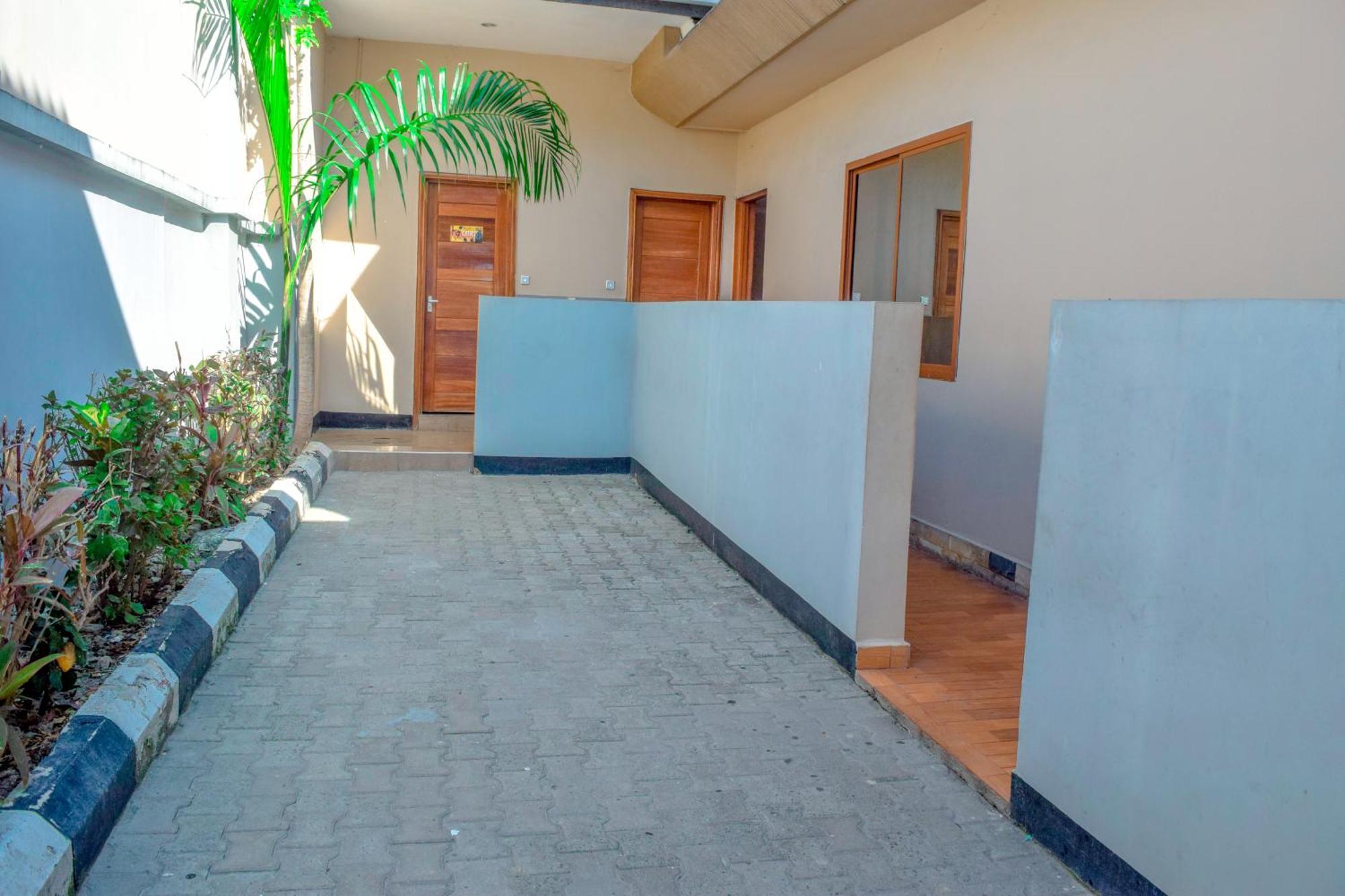 Albergue K27 Premier Backpackers Dar es Salaam Exterior foto