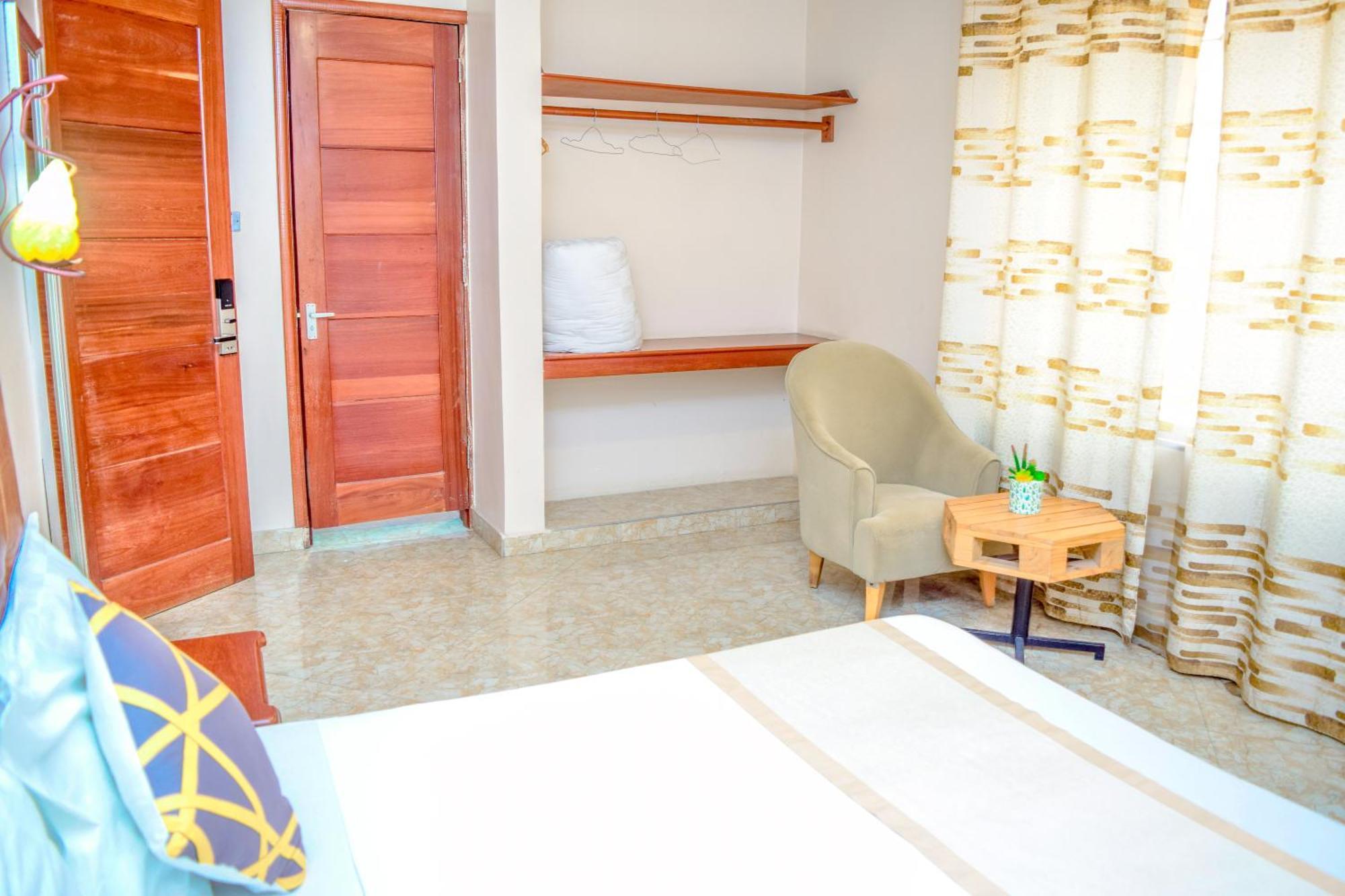 Albergue K27 Premier Backpackers Dar es Salaam Exterior foto