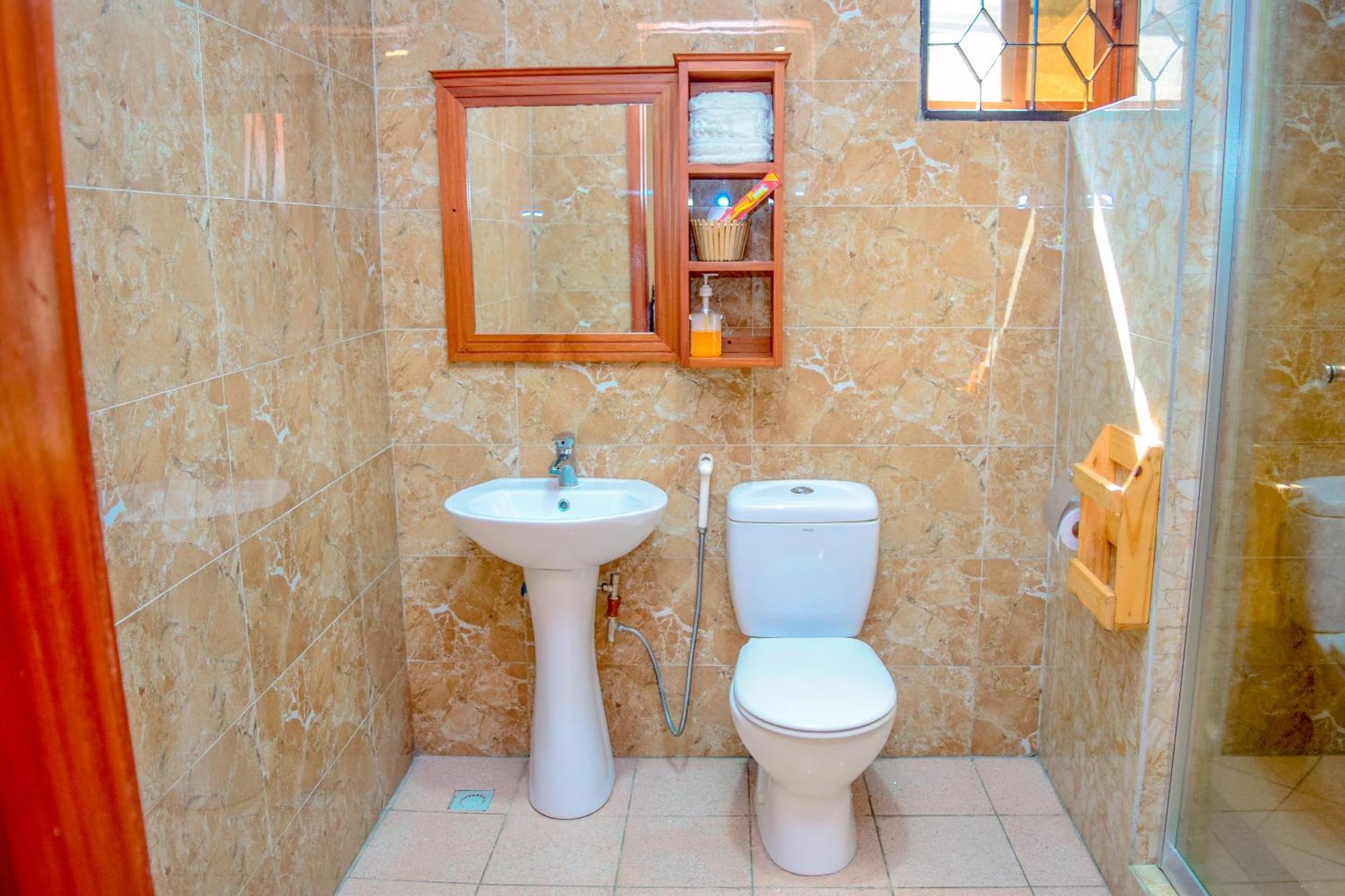 Albergue K27 Premier Backpackers Dar es Salaam Exterior foto