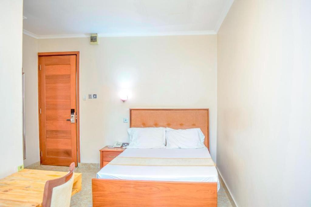 Albergue K27 Premier Backpackers Dar es Salaam Exterior foto